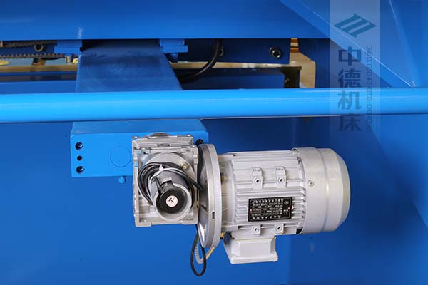 ZDS-2032后擋料AC電機(jī)與減速器一體，故障少，速度快.jpg