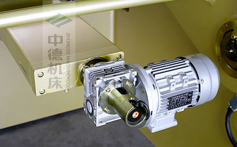 ZDS-1032后檔料減速電機，質(zhì)量好，模擬運算定位速度快.jpg